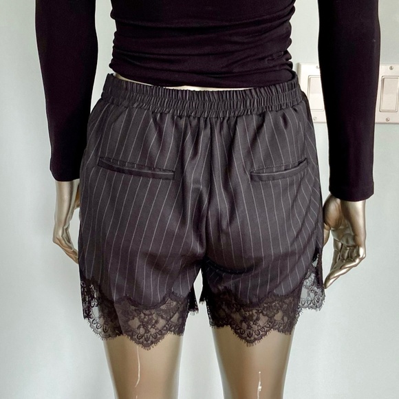 Falcon & Bloom Lace Trimmed Shorts - Picture 2 of 3